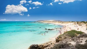 Grecja otwiera sezon turystyczny! Chcesz pojechać - musisz być zaszczepiony!