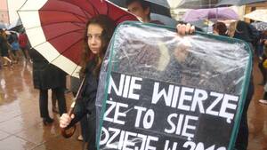 Dziś czarne marsze. Stanisław Michalkiewicz zdradza co siedzi feministkom w głowach i na co maja ochotę