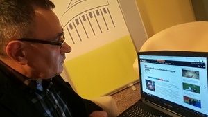 Ks. Halwa wygrywa proces o „heilowanie” z „Akcją Demokracja”