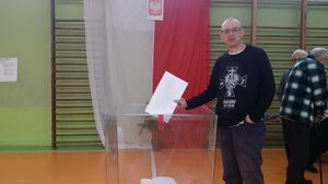 Kandydatem na prezydenta chcą zostać: byli koledzy Korwina — Samborski i Żółtek, Podjacki z LOS, Bakun od Liroya, Piotrowski, Voigta z ŁKS, Tanajno, Piotr Wroński i podający się za sanacyjnego prezyde