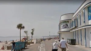 Pakistańczyk zgwałcił nastolatkę na plaży! Policja poszukuje sprawcy!