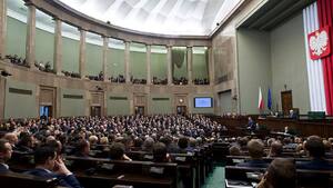 Sejm przyjął uchwałę o braku mocy prawnej wyboru pięciu sędziów TK