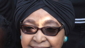 Winnie Mandela nie żyje!