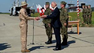 Antoni Macierewicz pożegnał żołnierzy PKW