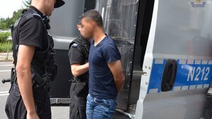 Zatrzymani Algierczycy którzy molestowali 14-latkę