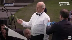 Zaszczepił się... dyrygując orkiestrą. Kolejne metody promocji szczepień!