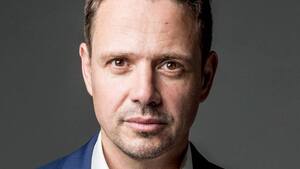 Trzaskowski na facebooku wulgarnie wyzywa przeciwników LGBT i niekontrolowanej imigracji