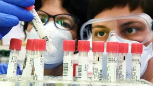 PILNE! Przełom w walce z koronawirusem? Chińczycy wyizolowali przeciwciała!