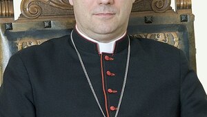 Abp Polak uważa, żę kapłani mają obowiązek wyrzucać wiernych z kościołów