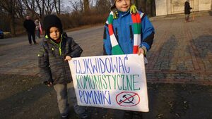 Szok! Paweł Kukiz neguje sens likwidacji sowieckich pomników i degradacji pachołków ZSRR