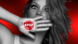 Kobieta złamała gwałcicielowi nos - będzie za to odpowiadać 