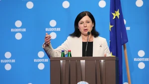 Wiceprzewodnicząca KE znów ATAKUJE Polskę! Zobacz CO teraz powiedziała! 