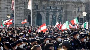 PILNE! Protesty przeciwko PRZYMUSOWI szczepień! 