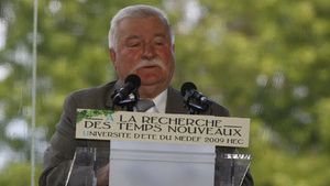 Jeden z fanów chciał obronić Wałęsę. Źle się to skończyło 