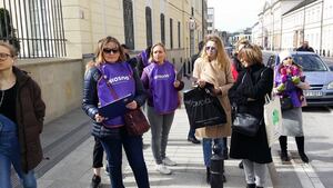 Nieliczna manifestacja lewicy przeciwko rzekomej pedofilii w Kościele