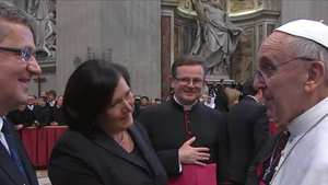 Tusk, który „nie będzie klęczał przed księdzem” do Watykanu nie przyjechał
