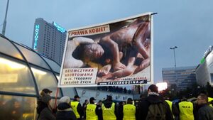 Czarnyprotest w Warszawie – agresja i brak argumentów
