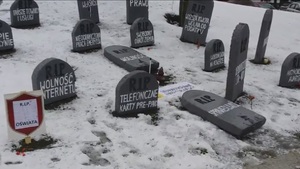 Kirkut i macewy antyPiS-u przed Sejmem