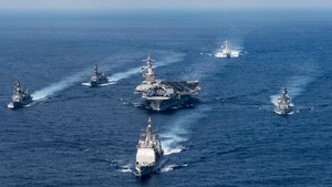 Amerykańska armada popłynęła w kierunku przeciwnym do Korei Północnej