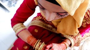 Absurd! Muzułmanka oskarża znany sklep o...rasizm! 