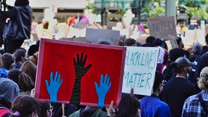 Węgierscy kibice wygwizdali klęczących Irlandczyków