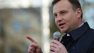 A. Duda ostro o gejach: Nie wyobrażam sobie, żeby półnagi paradował po kancelarii