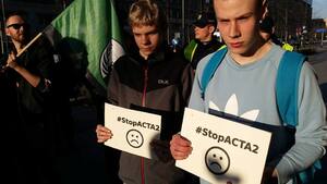 Euro cenzura w internecie. Młodzież i PiS przeciw. UE, artyści, PO i jej przystawki za [FOTO]