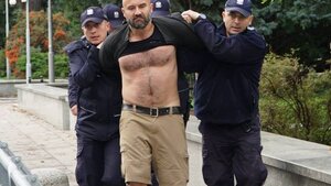  UW nie widzi problemu, że pomnik ks. Jankowskiego obalał... ich adiunkt wydziału fizyki