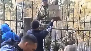 Rosyjscy żołnierze naprawdę to robią. Nagranie hitem sieci (WIDEO)