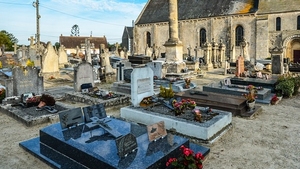 Sześćdziesiąt połamanych krzyży - kolejny katolicki cmentarz we Francji ofiarą muzułmańskich albo lewackich wandali