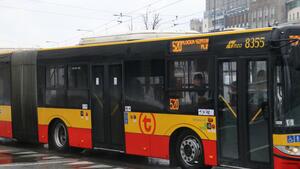 Skandal - Kandydaci KO z 80-procentową zniżką na reklamy autobusowe w Warszawie