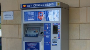 Burmistrz chce języka ukraińskiego w warszawskich biletomatach. "Pokażmy, że są dla nas ważni"