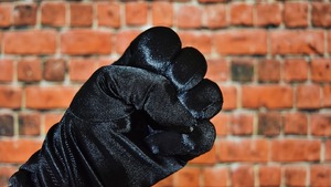 Murzyn prawie zakatował roczną córeczkę swojej polskiej konkubiny