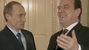 Były kanclerz Gerhard Schroeder wyleciał do Moskwy. Nie konsultował tego z rządem. Będzie ukrywał się w Moskwie?