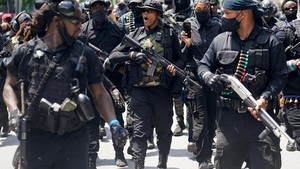 Murzyni podczas protestu przeciwko postrzeleniu czarnej dilerki narkotyków postrzelili trzech innych murzynów