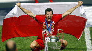 Robert Lewandowski znów TO zrobił! Najlepszy piłkarz świata!