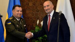 Macierewicz: Będziemy wspomagali niepodległość Ukrainy we wszelki możliwy sposób