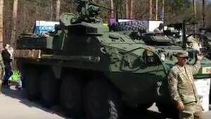 Sprzęt militarny na pikniku wojsk NATO w Wesołej