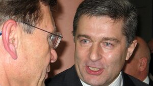 Frasyniuk ruga Schetynę! "Wykiwał politycznie swojego partnera politycznego. Ma być gwarancją, że nie wykiwa nas, obywateli?"