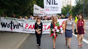 Transparent ku czci pomordowanych przez UPA w centrum stolicy