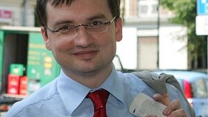 Zbigniew Ziobro wstrzymał karę więzienia dla matki samotnie wychowującej dzieci