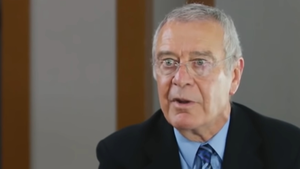 Emerytowany prof. farmacji krytykował narrację o koronawirusie i szczepionki. Policja pod dowództwem wojskowym zamknęła go w psychiatryku