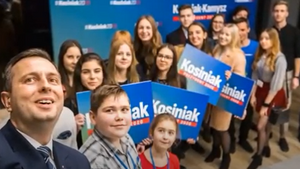 Niepowtarzalny urok poetyki spotów wyborczych kandydatów na prezydenta RP
