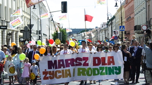 Ulicami Warszawy przeszedł Marsz dla Życia i Rodziny [ZDJĘCIA!!!]