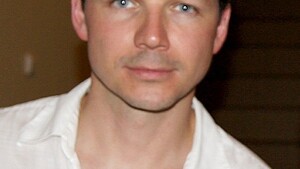 Następny aktor pozwał Skarb Państwa za smog