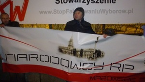 Patrioci protestowali przeciwko Gazecie Wyborczej przed redakcją na Czerskiej