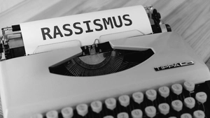 W oparach „białej supremacji”. Studenci domagają się zmiany nazwy sali. "Czuliśmy się jak brązowa wyspa na morzu białych studentów"