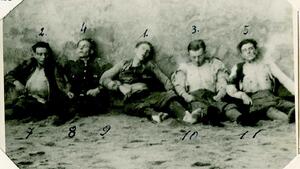 Wyklęci post mortem na ubeckich fotografiach