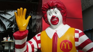 MEGASKANDAL! McDonald wspiera BLM i zmiennopłciowców! "Margot przy nich to niewinny niemowlak"