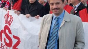 Pomyłka narodowa. Polemika z Arturem Zawiszą